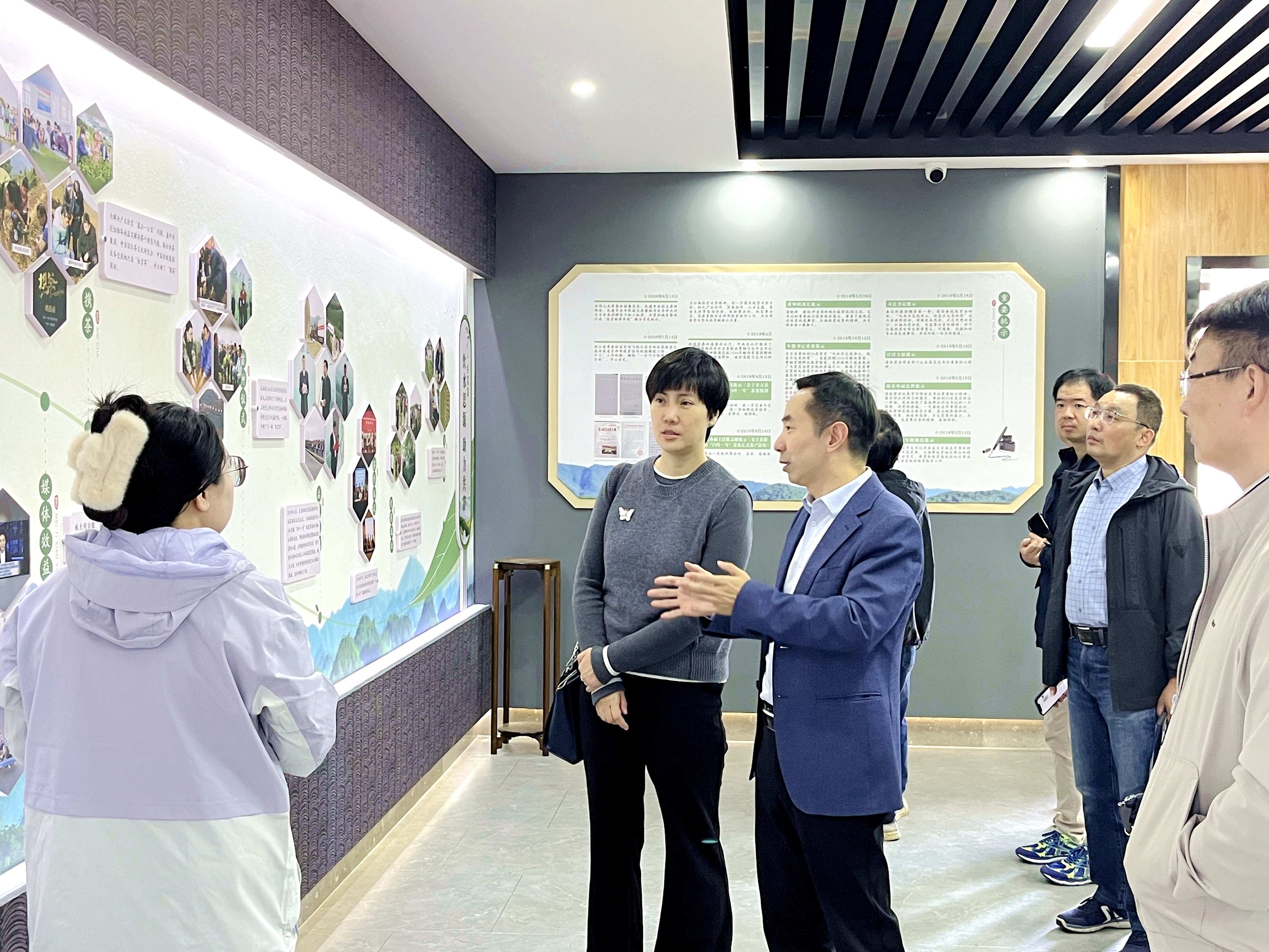 外貿預警促發(fā)展，“三茶”統籌建新功——浙茶集團第一黨支部浙江省國際商會(huì )黨支部赴安吉縣黃杜村開(kāi)展黨建共建研學(xué)活動(dòng)